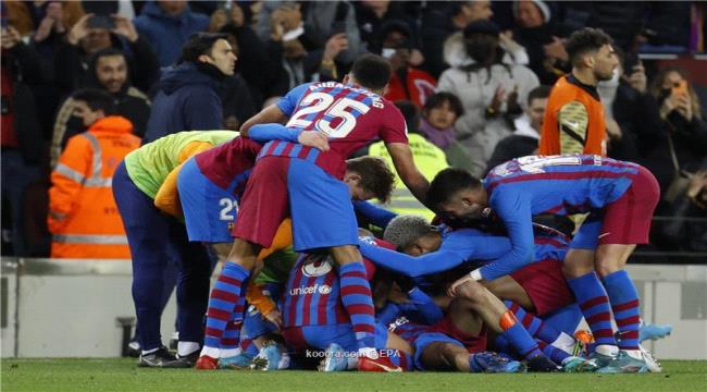 برشلونة يلعب مباراة استعراضية بأستراليا