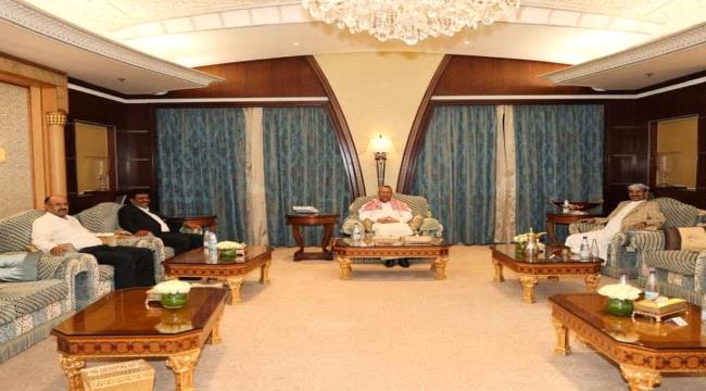 بن دغر يلتقي عدد من قيادات المكتب السياسي للمقاومة الوطنية