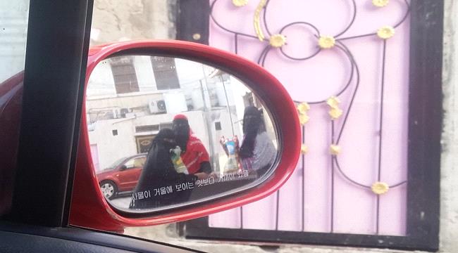 التسول في عدن .. من مواجهة الفقر إلى البحث عن الثراء
