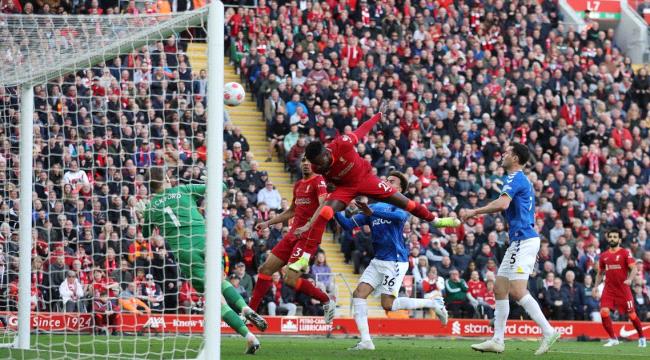 ليفربول يهزم إيفرتون في الديربي ويواصل ملاحقة سيتي