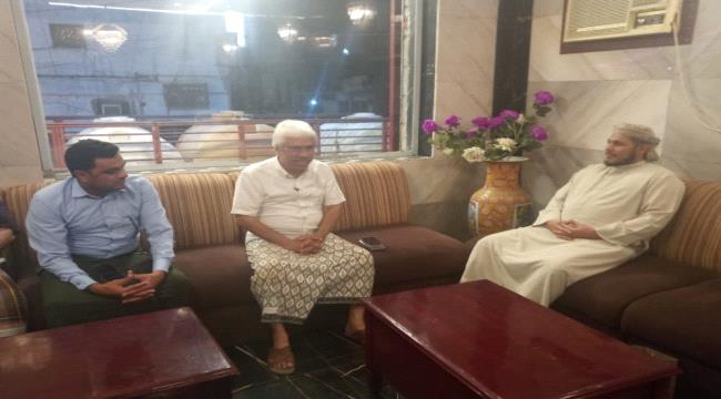 بحث أوجه التعاون بين سلطات سقطرى وفرع اتحاد المصورين العرب 