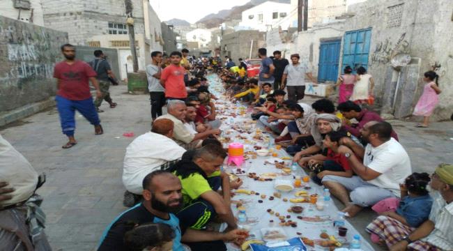 شباب القلوعة يقيمون مأدبة إفطار بمناسبة ذكرى تحرير "عدن" 