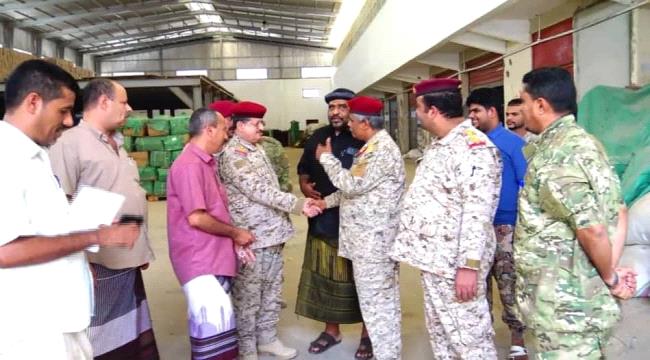 وزير الدفاع اليمني يتفقد مستشفى باصهيب العسكري بعدن