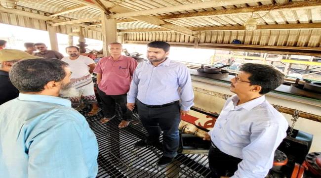 طارق الوليدي يطلع على  سير العمل في منشأة البريقة النفطية