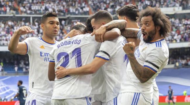 ريال مدريد يفوز على إسبانيول ويتوج بطلا لليجا الإسبانية للمرة 35 في تاريخه