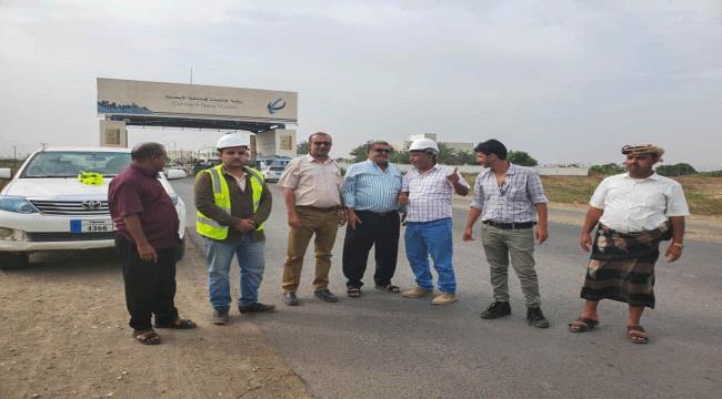 أبين.. تسليم مشروع صيانة الطرقات للجهات المنفذة