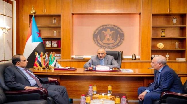الزبيدي يلتقي محافظ حضرموت الجديد مبخوت بن ماضي