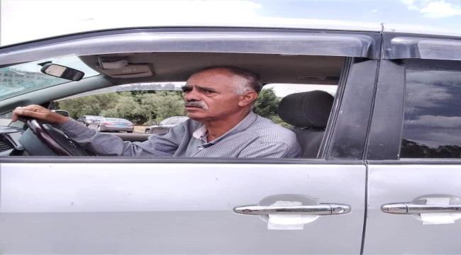 الحوثي يُحوِّل أكاديمياً بجامعة صنعاء إلى سائق أجرة