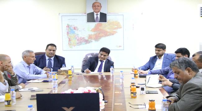 وزير النفط يترأس اجتماعا بموردي المشتقات النفطية