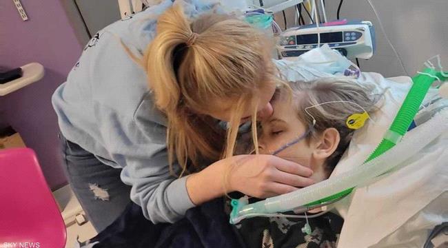 مأساة إنسانية .. طفل على أجهزة الإنعاش والمحكمة تحكم بموته