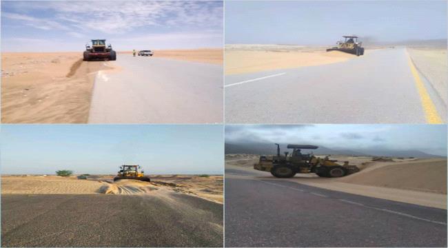 شبوة.. صندوق صيانة الطرق يقود حرب الرمال بالطرق الرئيسية 