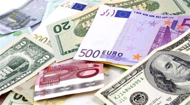 اليورو يسجل أدنى مستوى له مقابل الدولار منذ 20 عام