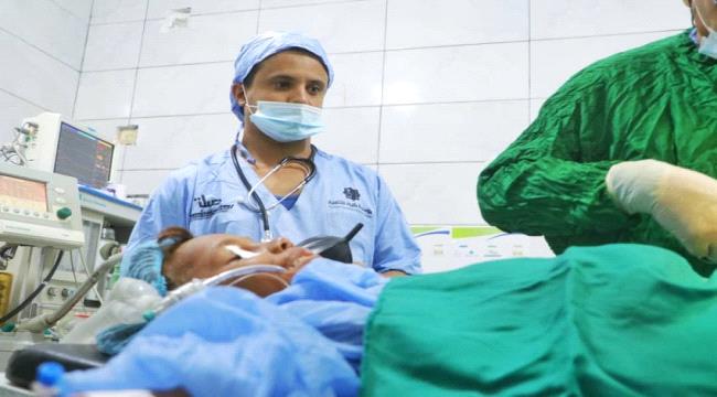 محافظ الحديدة يدشن مخيم طيبة الجراحي للنازحين 