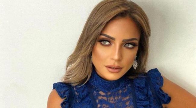 ريم البارودي بعد "المايوه الموف".. إطلالة مثيرة بـ بيجامة سوداء