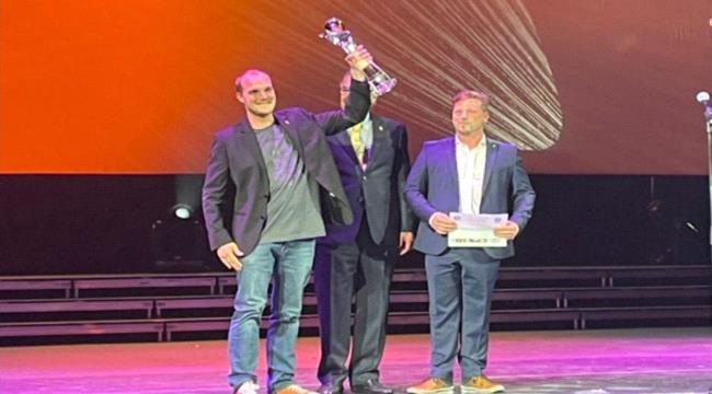من هو بطل العالم في السحر؟.. فيديو