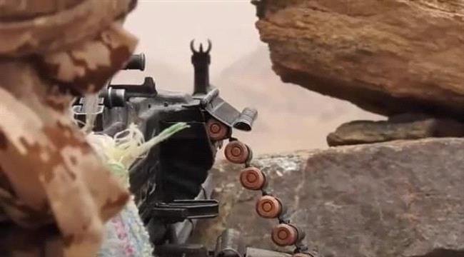 الحوثيون يقصفون قرى الضباب في تعز