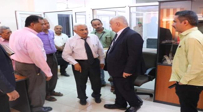 وزير الخدمة المدنية يبدي اهتمام كبير بمؤسسة التأمينات