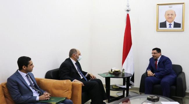 بن مبارك يبحث مع السفير المصري سبل تعزيز وتطوير العلاقات الثنائية بين البلدين