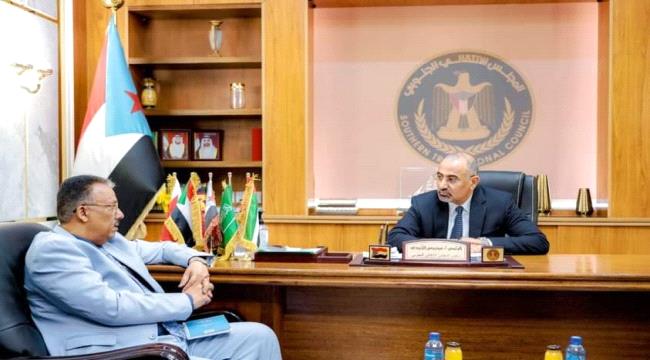 الزبيدي يشدد على إعادة تأهيل مؤسسات مصلحة الجمارك