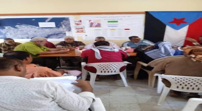 قيادة اللجان المجتمعية بمديرية المعلا تلتقي رؤساء اللجان في الأحياء السكنية