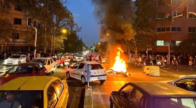 زعيم سني بارز في إيران يرفض مواجهة المتظاهرين بحكم الإعدام