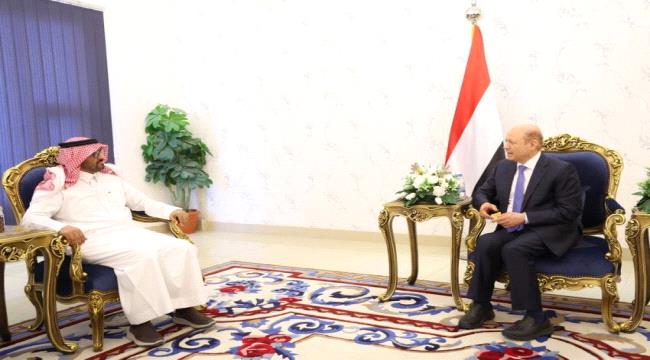 العليمي يستقبل رئيس الفريق السياسي والعسكري لدعم مجلس القيادة