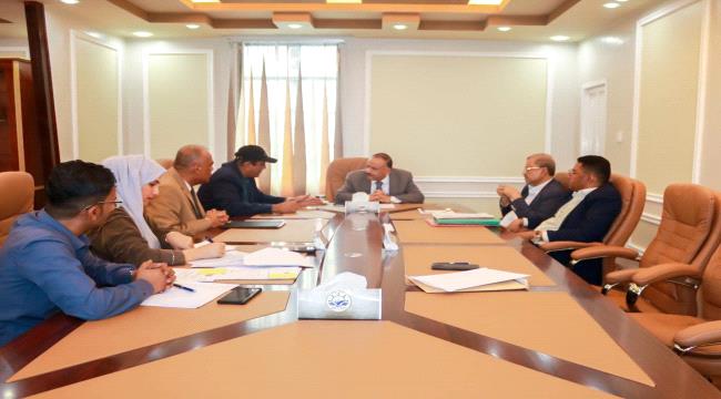 وزير النقل يطلع على أوضاع هيئة الطيران ومطارات المحافظات المحررة