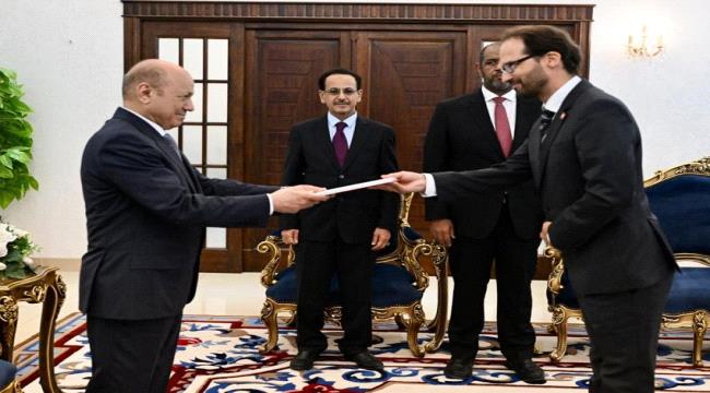 العليمي يتسلم اوراق اعتماد سفير الاتحاد السويسري