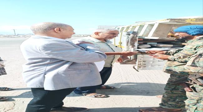 بسبب بلاغ أمني.. نزول ميداني لمدير مكتب الصناعة في عدن