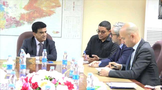 الوزير الشماسي يبحث مع سفراء الاتحاد الاوروبي استهداف المنشآت النفطية