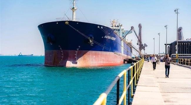 وصول الدفعة الثانية من منحة المشتقات المقدمة من السعودية إلى عدن 