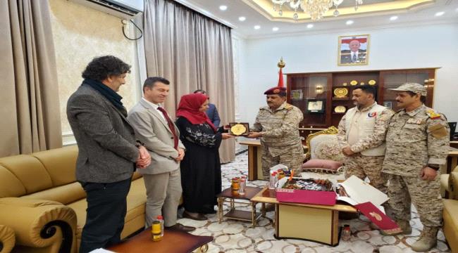 وزير الدفاع يودع رئيس بعثة الصليب الأحمر السابقة ويستقبل رئيس البعثة الجديد