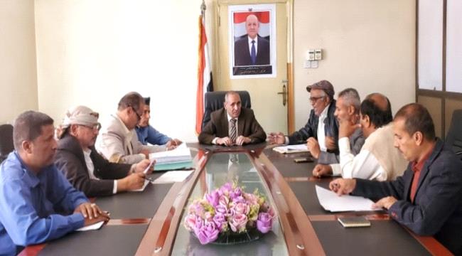 تعز.. مناقشة ترتيب وتنظيم أسواق مديريات المدينة 