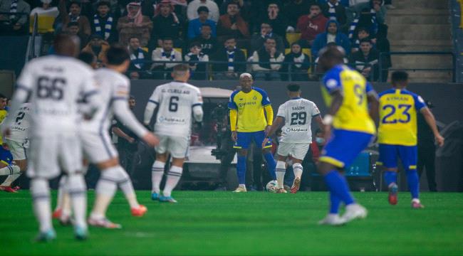 النصر ينفرد بصدارة الدوري السعودي بعد تعادله مع الهلال