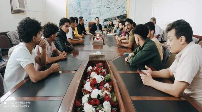 إتفاق جديد يعيد عربات وبسطات الوجبات السريعة إلى أمام "الحجاز مول" في عدن