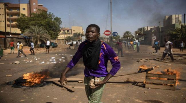 الفشل في مكافحة الإسلاميين المتشددين يُشجع الانقلابات في غرب أفريقيا