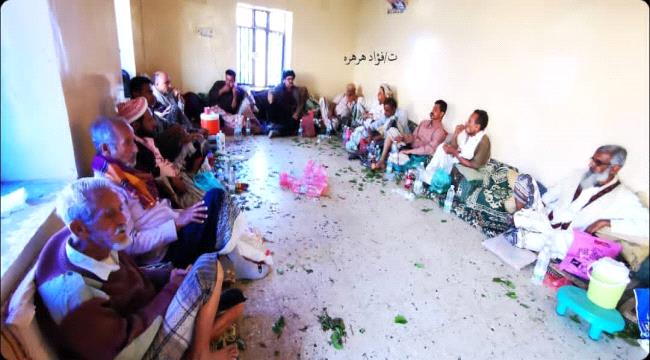 قيادة أمن الضالع والحزام الامني يقدمان واجب العزاء لأسرة الطفل سلطان هرهره