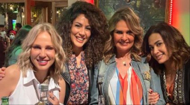 يسرا مع هند صبرى وشيرين رضا وندى موسى: سعيدة جدًا بمشاركتى فى "البحث عن علا"