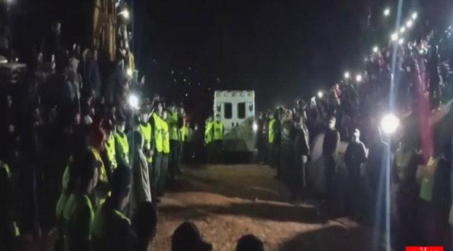 في مشهد مذهل.. الحشود تصطف أمام بوابة النفق لإخراج الطفل ريان المغربي - بث مباشر
