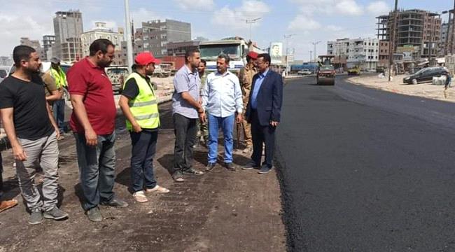 مدير عام المنصورة يحث على سرعة إنجاز مشروع إعادة تأهيل وسفلتة شارع التسعين