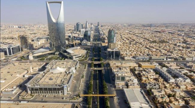 فصل موظف سعودي في شركة كبرى قال لعميلة "يا حبيبتي"