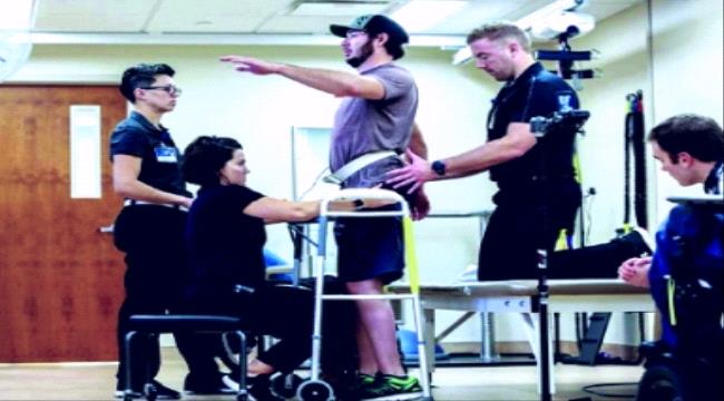 شريحة تحفّز النخاع الشوكي وتساعد مرضى الشلل على المشي مجدداً