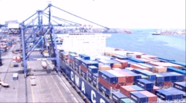 مصادر لعدن حرة : ضغوط تمارس لإلغاء قرارات حكومية سابقة بشأن الدولار الجمركي و السيارات