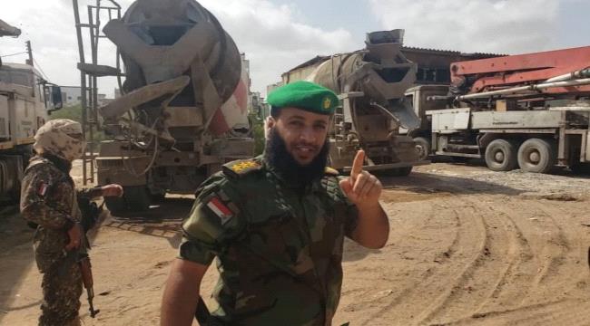 بأمر المحافظ لملس وتنفيذ القائد الحالمي.. احتجاز عدد من شاحنات الخرسانة المخالفة لمنع البسط على الأراضي
