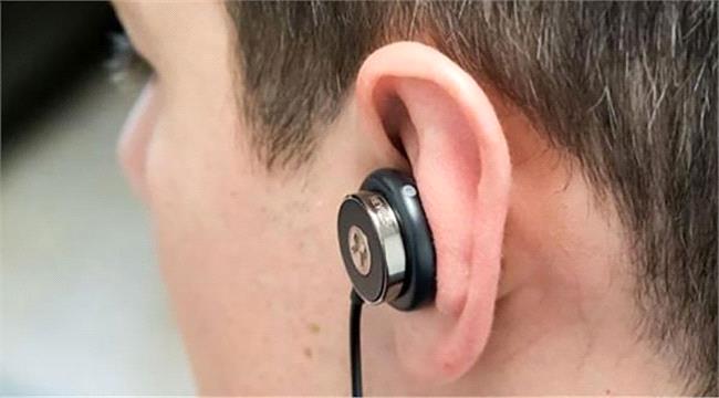 تحذيرات طبية خطيرة من استخدام سماعات الهاتف