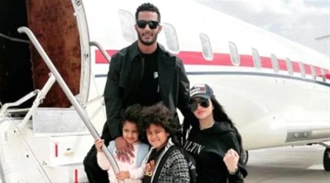 بصحبة عائلته.. محمد رمضان يعود إلى مصر بطائرته الخاصة