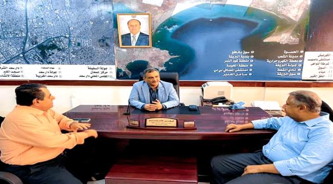 محافظ العاصمة عدن يطلع على أعمال  صندوق النظافة والتحسين ومكتب الصحة والسكان