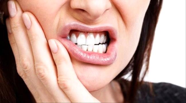 دراسة تكشف صلة مباشرة بين أمراض اللثة وارتفاع ضغط الدم