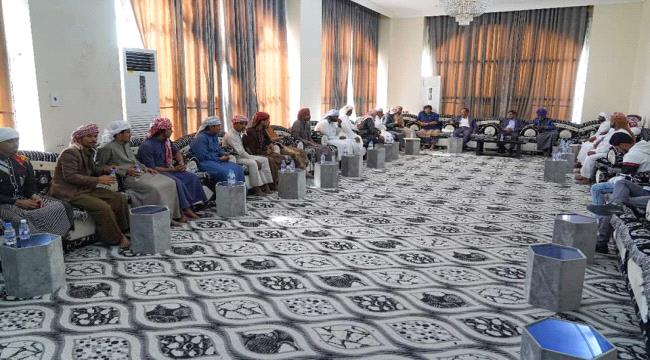 محافظ حضرموت يطلع على الأوضاع والجوانب الأمنية في المناطق الصحراوية 