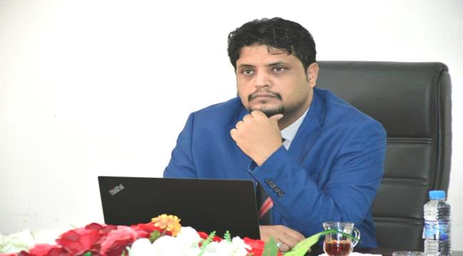 وزير الكهرباء والطاقة يترأس اجتماعا مرئيا من العاصمة عدن مع البرنامج السعودي لمناقشة سير منحة المشتقات النفطية.